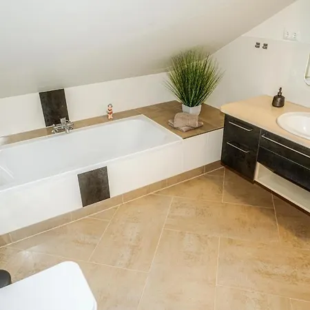 Und Muh Apartment *